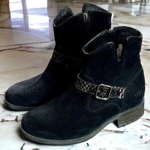UGG MILNOR Black Suede Snake Strap Ankle Boots with Zipper Size 8 NEW
